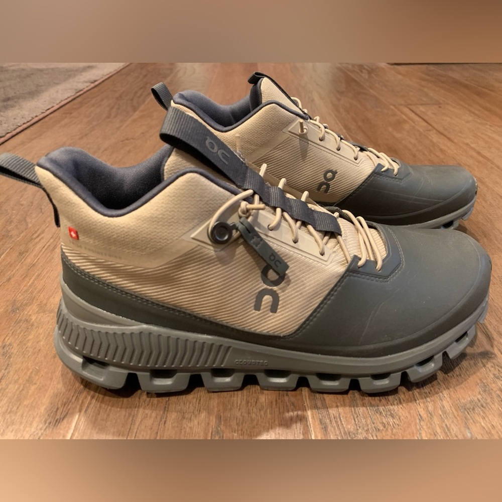 On Cloud Hi - On Running Waterproof Hi-Ankle Sneakers BRAND NEW - NEVER WORN